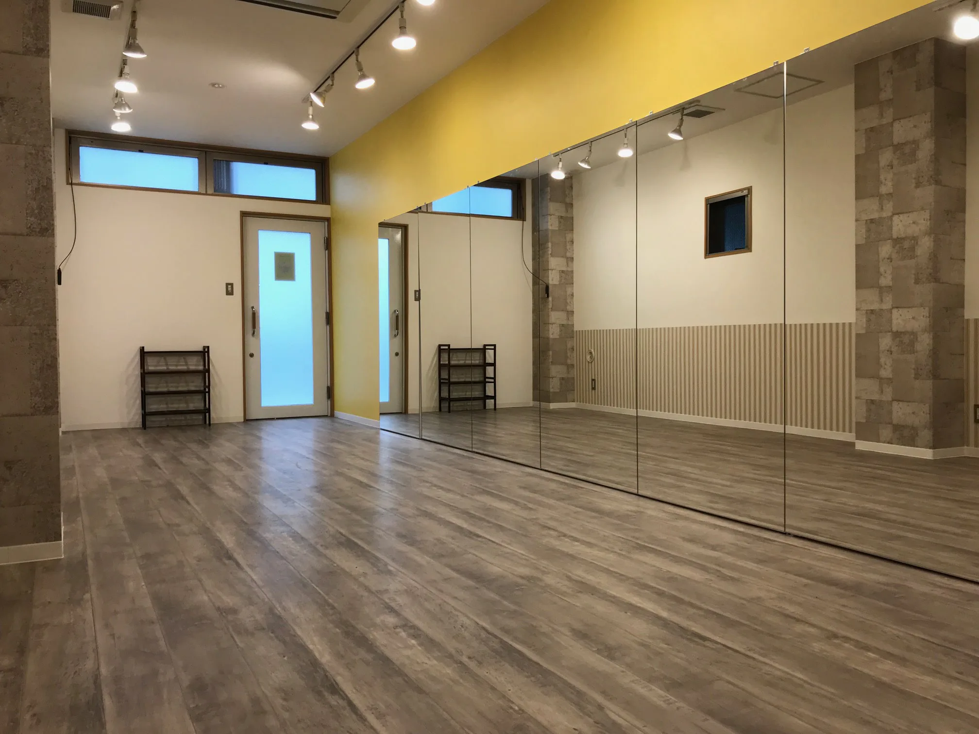 ダンス用の全身鏡 ダンスミラー人気の2種類 選び方のコツ ダンス用の全身鏡 ダンスミラー人気の2種類 選び方のコツ