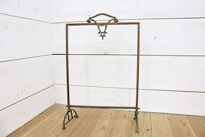 割れた鏡(スタンド式)の修理・修復事例③(修理前)