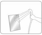 鏡の表面をシャワーで流す。